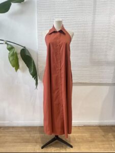 VESTIDO TERRACOTA ESPALDA AIRE