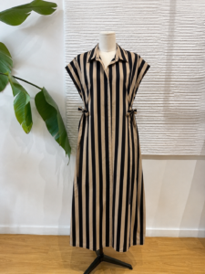 VESTIDO RAYAS NEGRAS Y CRUDA LAZADA LATERAL